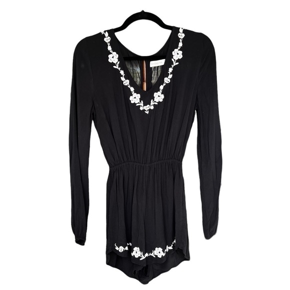 Abercrombie & Fitch - Long Sleeve Black Romper with Floral Embroidery Sz Medium - Picture 1 of 5